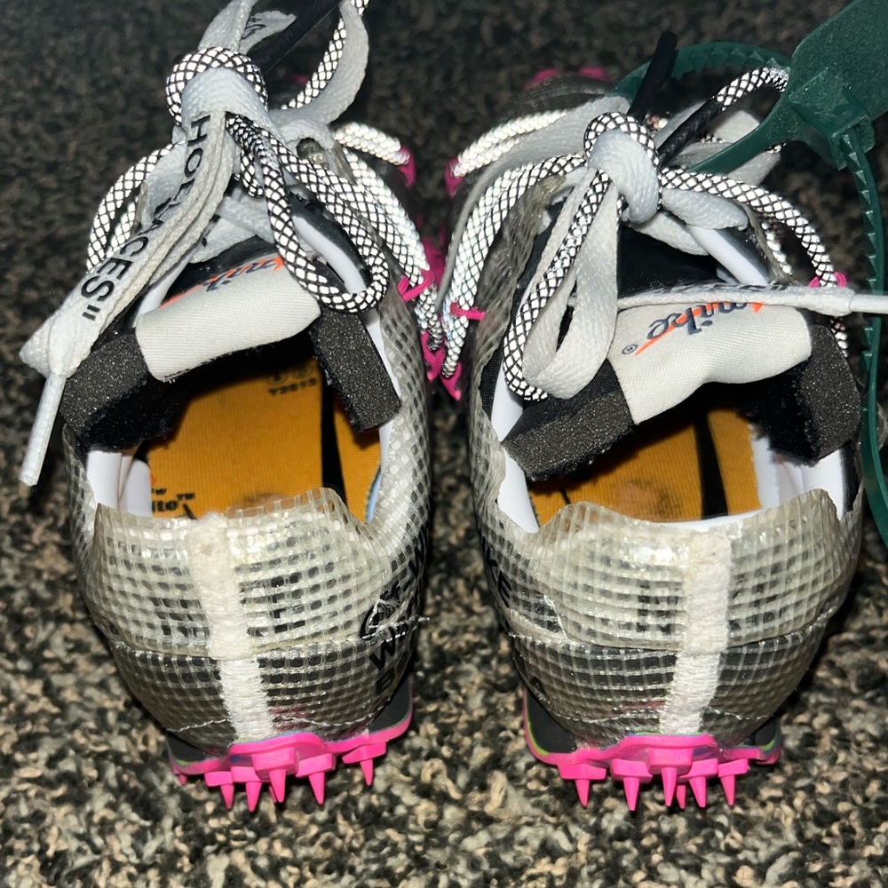 Authentic Off white Nike tennis shoes - Picture 5 of 5